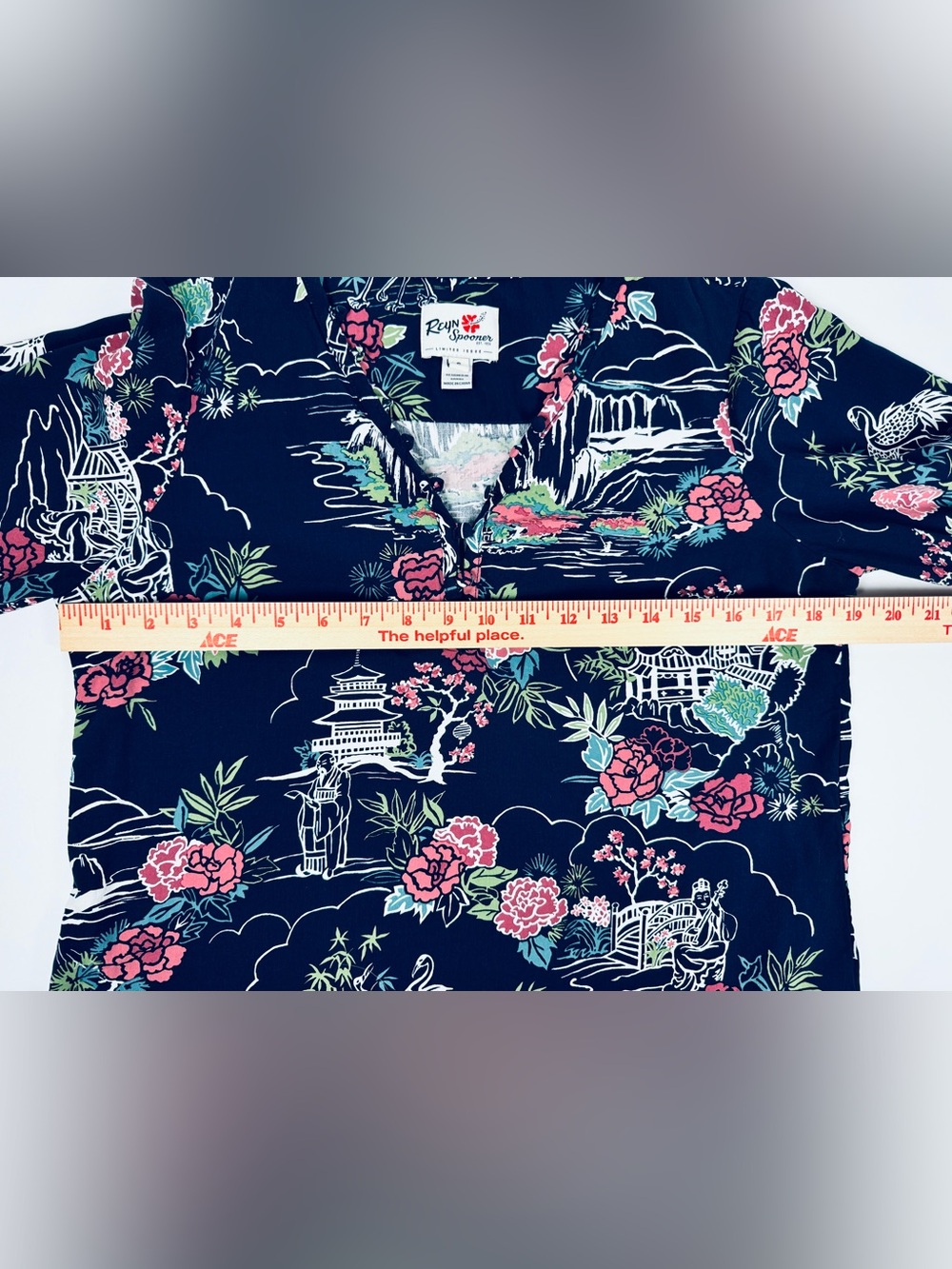 Reyn Spooner Limited Issue Blouse Womens Small Blue Hawaiian Scenic Floral Rayon - Picture 10 of 14
